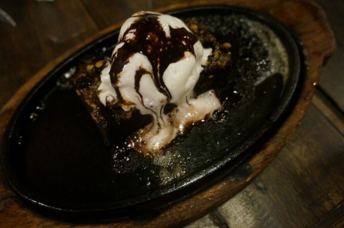 Sizzling brownie from Roadhouse Café hit the spot