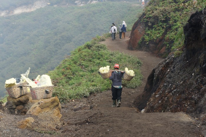 The miners carry between 130-175 pounds of sulfur each trip.