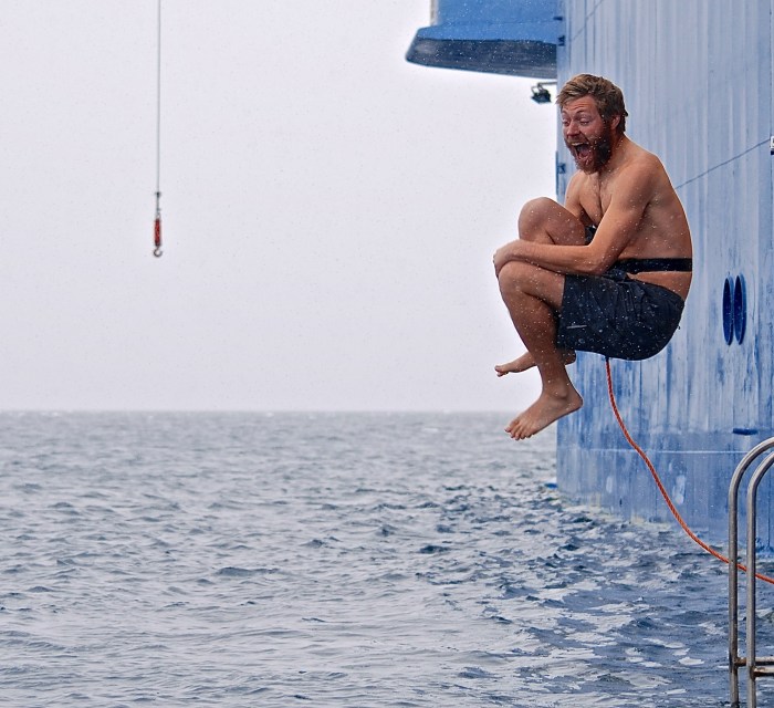 Check out that cannon ball form - 10 out of 10!